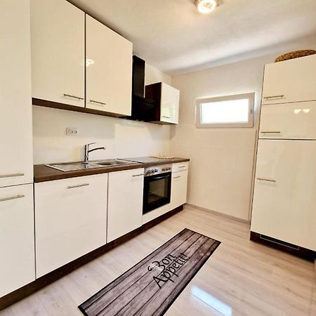Split Apartment Екстериор снимка