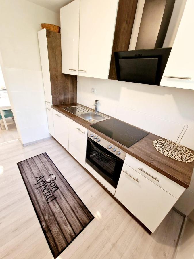 Split Apartment Екстериор снимка