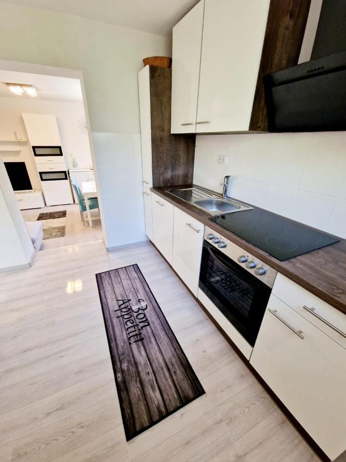 Split Apartment Екстериор снимка
