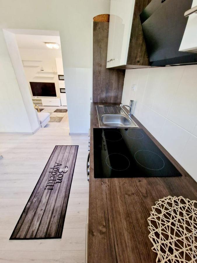 Split Apartment Екстериор снимка