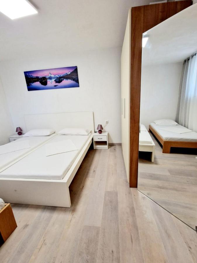 Split Apartment Екстериор снимка