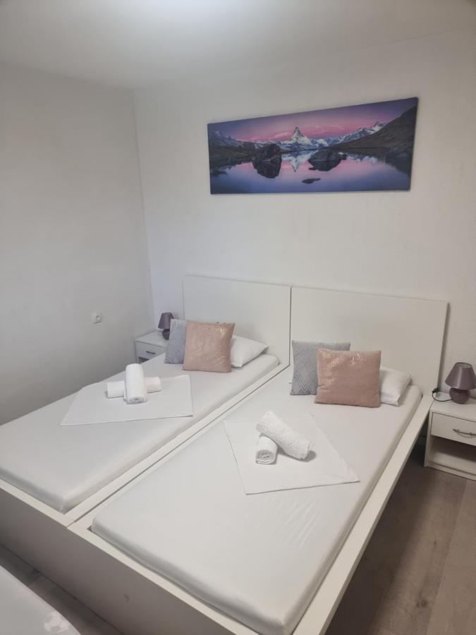 Split Apartment Екстериор снимка