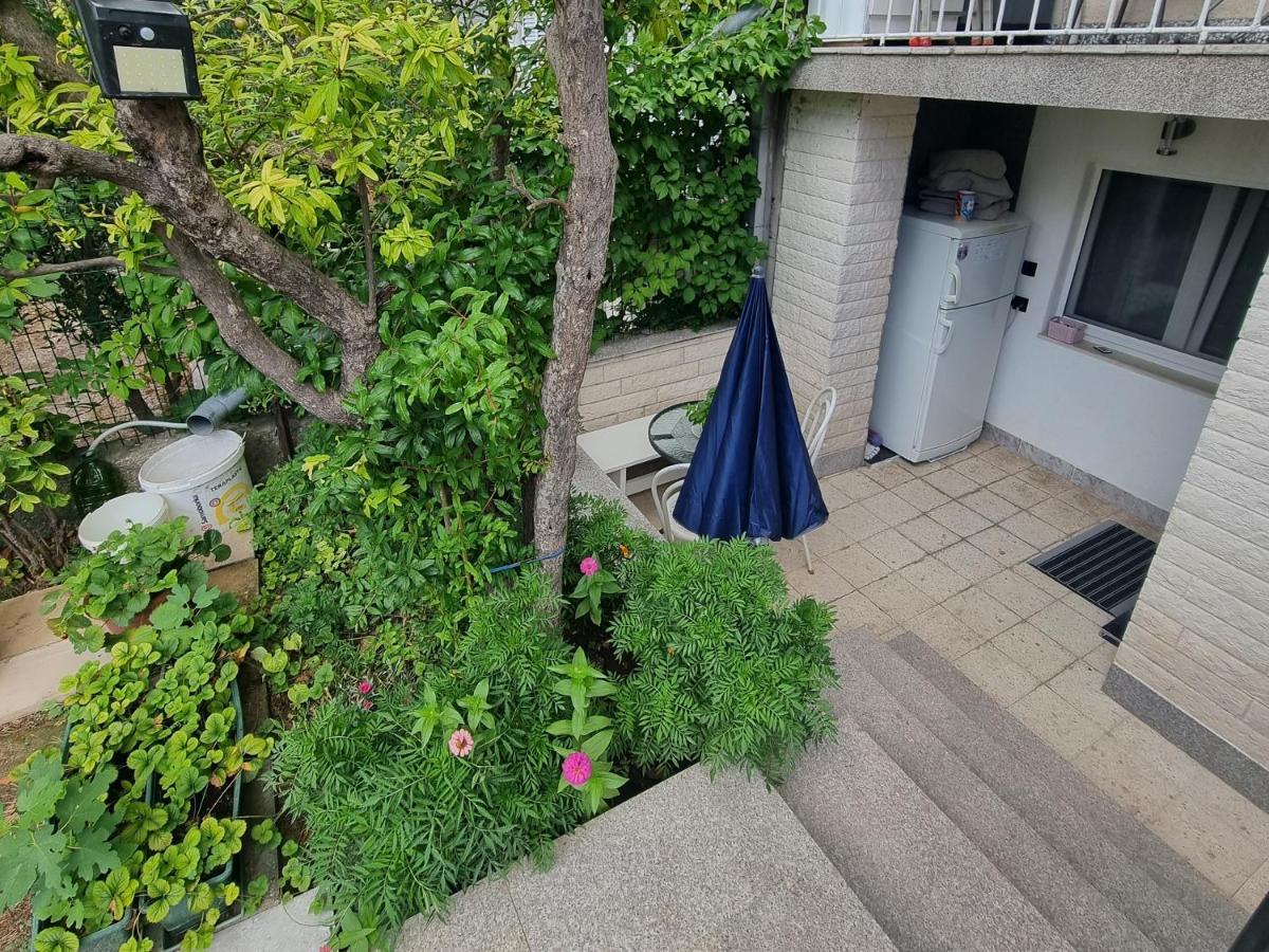 Split Apartment Екстериор снимка